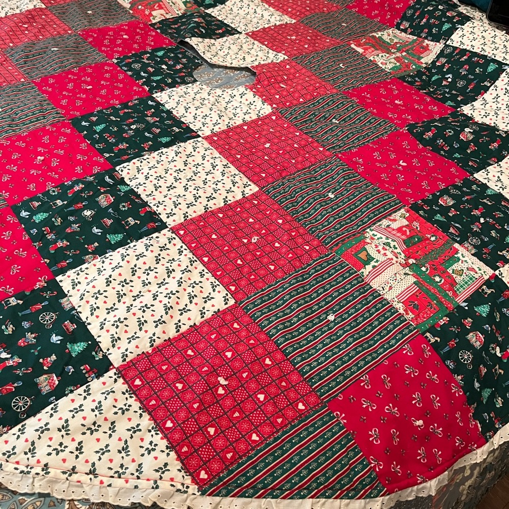 Large Christmas tree skirt